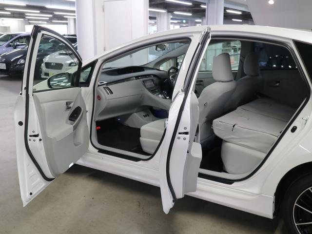 S 禁煙車 スマートキー&プッシュスタート ステリモ ETC 純正SDナビ&フルセグ DVD再生 バックカメラ Bluetooth接続 シートヒーター HIDヘッドライト フォグ 社外アルミホイール(15枚目)
