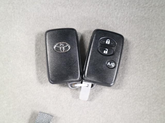 S 禁煙車 スマートキー&プッシュスタート ステリモ ETC 純正SDナビ&フルセグ DVD再生 バックカメラ Bluetooth接続 シートヒーター HIDヘッドライト フォグ 社外アルミホイール(35枚目)