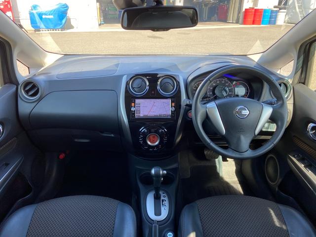 ノート メダリスト　禁煙車【衝突被害軽減サポート＆レーンアシスト＆コーナーセンサー】【純正ＳＤナビ＆フルセグＴＶ＆Ｂｌｕｅｔｏｏｔｈ＆アラウンドビューモニター】スマートキー　横滑り防止装置　アイドリングストップ（7枚目）