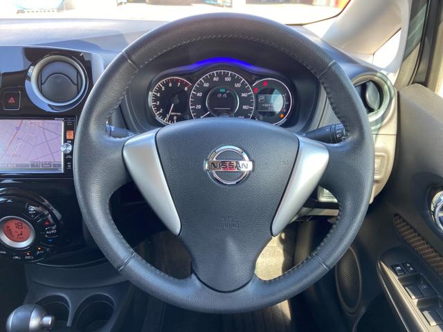 ノート メダリスト　禁煙車【衝突被害軽減サポート＆レーンアシスト＆コーナーセンサー】【純正ＳＤナビ＆フルセグＴＶ＆Ｂｌｕｅｔｏｏｔｈ＆アラウンドビューモニター】スマートキー　横滑り防止装置　アイドリングストップ（30枚目）