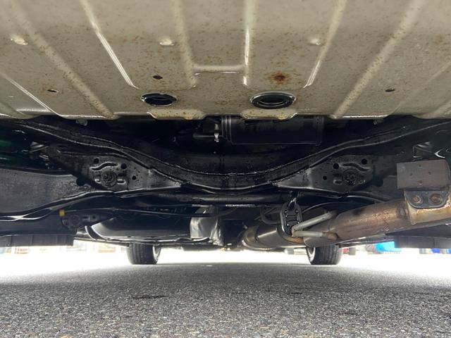 エルグランド ２５０ハイウェイスターＳ　アーバンクロム　禁煙車【フリップダウンモニター＆純正８インチナビ＆フルセグＴＶ＆Ｂｌｕｅｔｏｏｔｈ＆バックカメラ】両側電動スライドドア　クルーズコントロール　ＴＥＩＮ車高調　横滑り防止装置　スマートキー　ＥＴＣ車載器（5枚目）