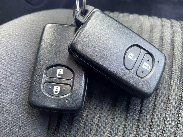 ■弊社では全車プロの専門業者によるルームクリーニングを実施しています！■室内の細かい所からエンジンルームまでキレイになった状態でお渡しいたします■