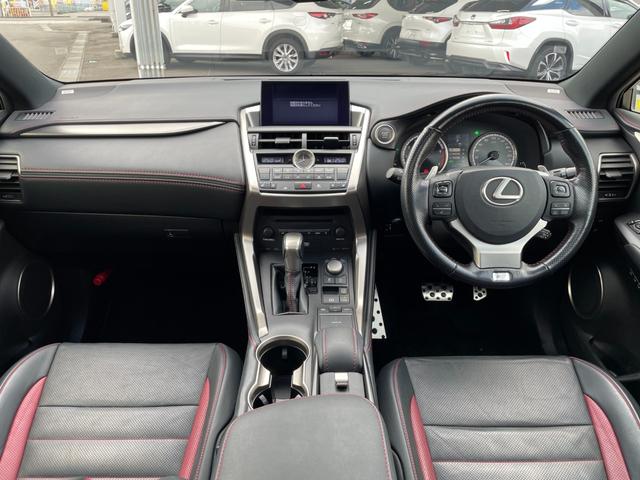 ■弊社では全車プロの専門業者によるルームクリーニングを実施しています！■室内の細かい所からエンジンルームまでキレイになった状態でお渡しいたします■