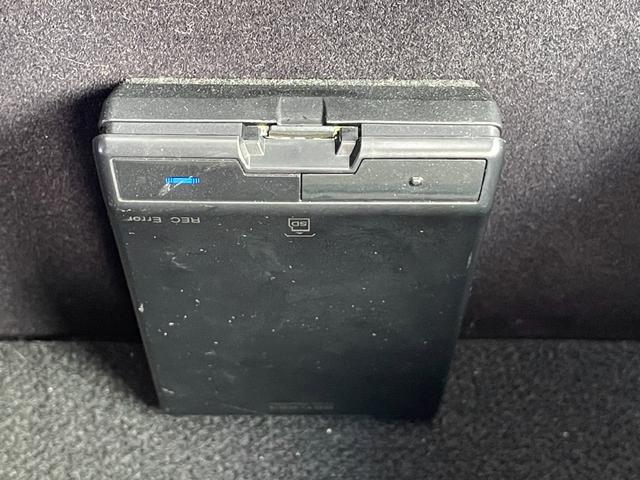 ■当店は遠方でも安心してお車をお買い求め出来るように、第三機関でもあるＮＰＯ法人「日本自動車鑑定協会」に依頼して車両検査を致しております■