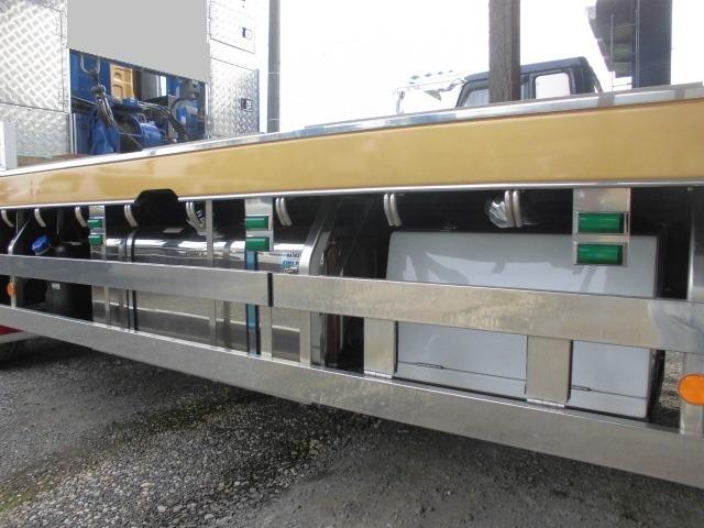 プロフィア 　重機運搬車　セルフローダー　４段クレーン　ウインチ　ロングジャッキ　エアサス　最大積載量１２０００ｋｇ　あゆみ板２本収納（11枚目）