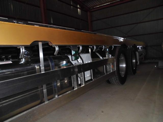 プロフィア 　重機運搬車　セルフローダー　４段クレーン　ウインチ　ロングジャッキ　エアサス　最大積載量１２０００ｋｇ　あゆみ板２本収納（45枚目）