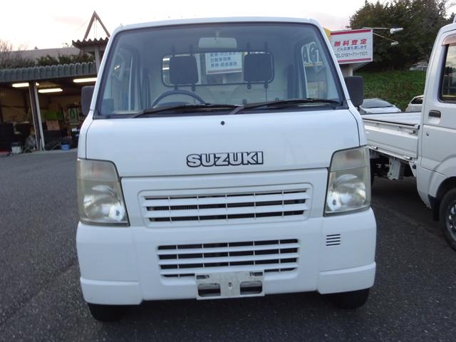 キャリイトラック 4WD 5速マニュアル エアコン パワステ 荷台ゴムマット付き ゲートプロテクター付き AMFMラジオ(2枚目)