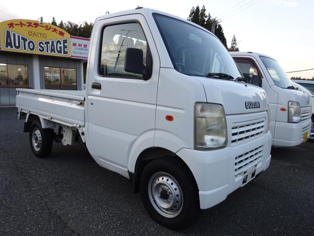 キャリイトラック 4WD 5速マニュアル エアコン パワステ 荷台ゴムマット付き ゲートプロテクター付き AMFMラジオ(3枚目)