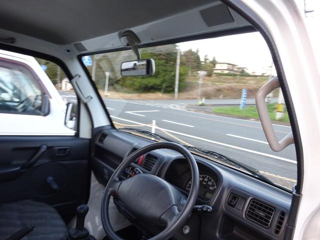 キャリイトラック 4WD 5速マニュアル エアコン パワステ 荷台ゴムマット付き ゲートプロテクター付き AMFMラジオ(21枚目)