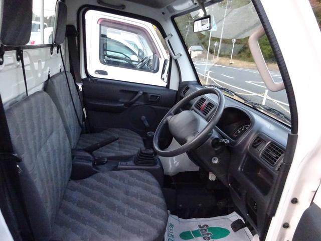 キャリイトラック 4WD 5速マニュアル エアコン パワステ 荷台ゴムマット付き ゲートプロテクター付き AMFMラジオ(22枚目)