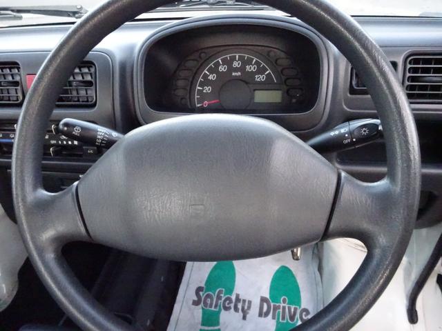 キャリイトラック 4WD 5速マニュアル エアコン パワステ 荷台ゴムマット付き ゲートプロテクター付き AMFMラジオ(28枚目)