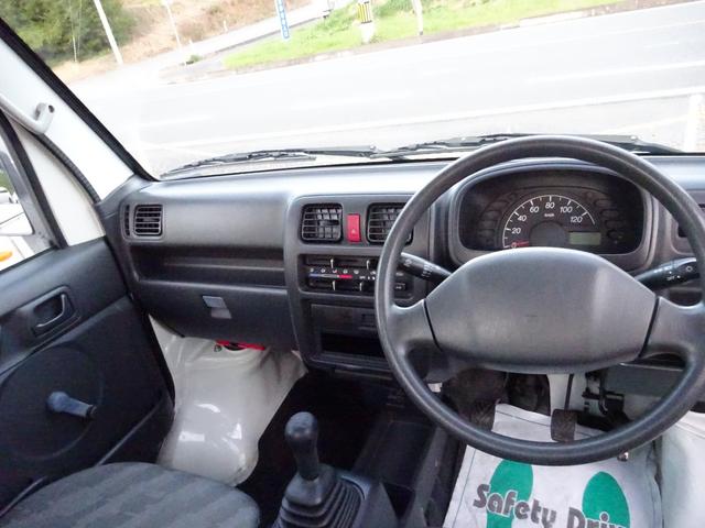 キャリイトラック 4WD 5速マニュアル エアコン パワステ 荷台ゴムマット付き ゲートプロテクター付き AMFMラジオ(35枚目)