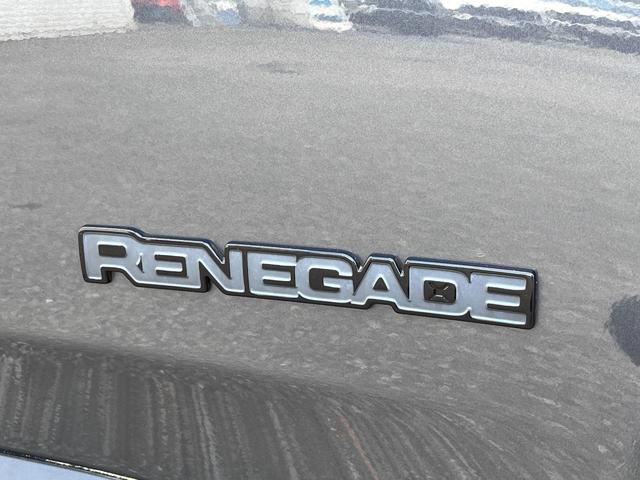 ジープ・レネゲード ナイトイーグル　特別仕様車　バークレイハードロックローガン１７インチアルミ　ＦＴ－９Ｍ／Ｔタイヤ　ルーフレール　ディスプレイオーディオ　前後ドライブレコーダー　クルーズコントロール　リヤソナー　ＥＴＣ（25枚目）