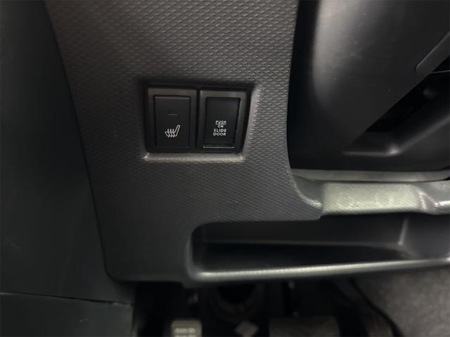 デリカＤ：２ Ｓ　４ＷＤ　ＥＴＣ　ＴＶ　両側電動スライドドア　ＨＩＤ　スマートキー　電動格納ミラー　シートヒーター　ウォークスルー　ＣＶＴ　純正１５インチアルミホイール盗難防止システム　衝突安全ボディ　ＡＢＳ　エアコン（6枚目）