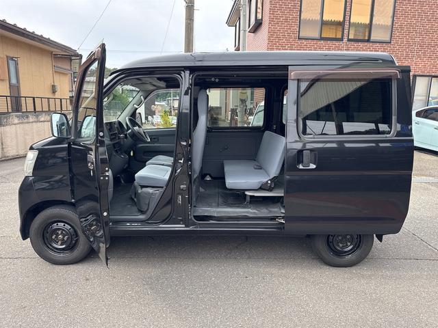 ハイゼットカーゴ 　４ＷＤ　ＡＴ　両側スライドドア　キーレスエントリー　エアコン　パワーウィンドウ（30枚目）