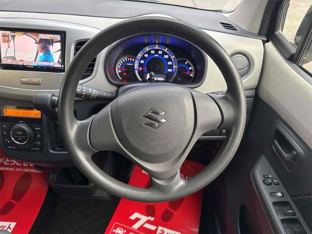ワゴンＲ ＦＸ　４ＷＤ　ＴＶ　キーレスエントリー　アイドリングストップ　電動格納ミラー　シートヒーター　ベンチシート　ＣＶＴ　盗難防止システム　ＡＢＳ　衝突安全ボディ　エアコン　パワーステアリング　パワーウィンドウ（3枚目）