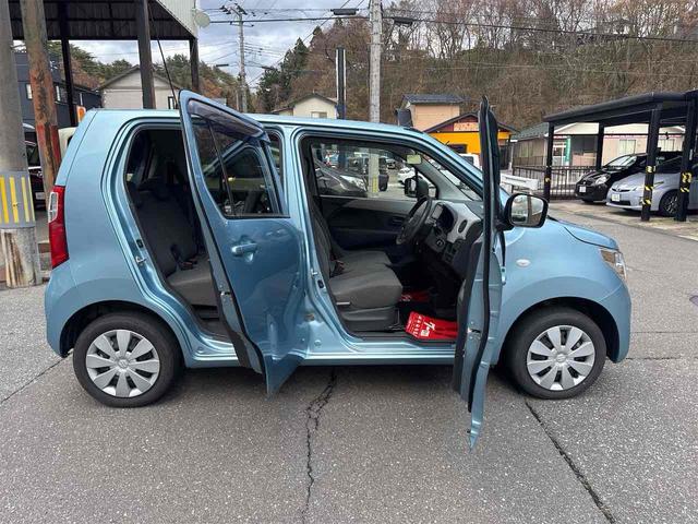 ワゴンＲ ＦＸ　４ＷＤ　ＴＶ　キーレスエントリー　アイドリングストップ　電動格納ミラー　シートヒーター　ベンチシート　ＣＶＴ　盗難防止システム　ＡＢＳ　衝突安全ボディ　エアコン　パワーステアリング　パワーウィンドウ（39枚目）