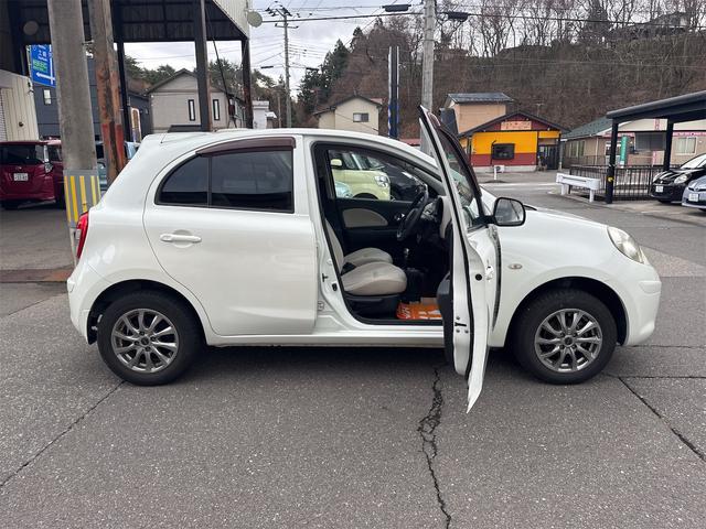 マーチ １２Ｇ　ＦＯＵＲ　プッシュスタート　４ＷＤ　ナビＴＶ　社外アルミホイール　スマートキー　電動格納ミラー　ＣＶＴ　盗難防止システム　衝突安全ボディＡＢＳ　エアコン　パワーステアリング　パワーウィンドウ　エンジンスターター（30枚目）