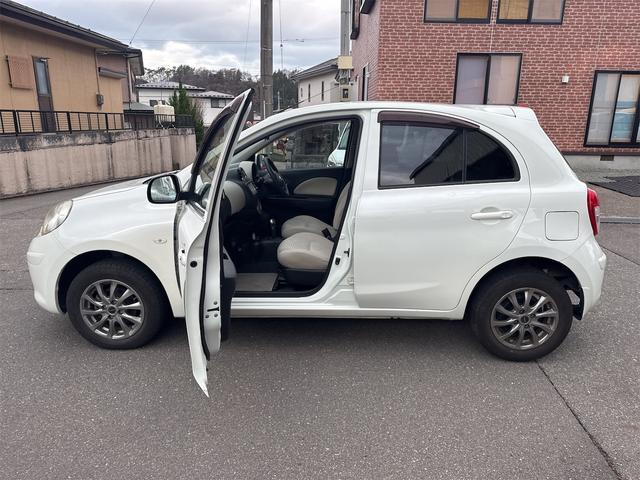 マーチ １２Ｇ　ＦＯＵＲ　プッシュスタート　４ＷＤ　ナビＴＶ　社外アルミホイール　スマートキー　電動格納ミラー　ＣＶＴ　盗難防止システム　衝突安全ボディＡＢＳ　エアコン　パワーステアリング　パワーウィンドウ　エンジンスターター（42枚目）