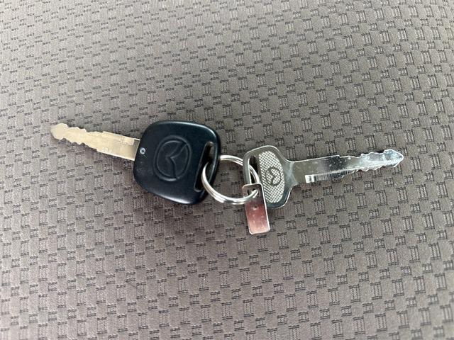 スクラム バスター 切替式4WD 5速マニュアル リアヒーター キーレス 電動格納ミラー(18枚目)