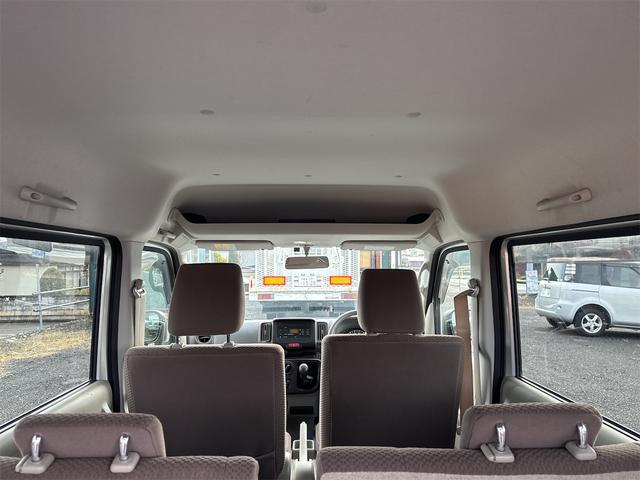 スクラム バスター 切替式4WD 5速マニュアル リアヒーター キーレス 電動格納ミラー(28枚目)