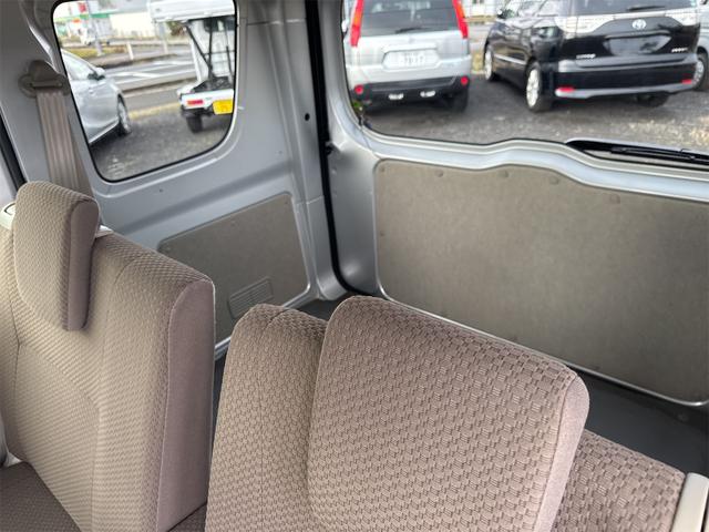 スクラム バスター 切替式4WD 5速マニュアル リアヒーター キーレス 電動格納ミラー(31枚目)