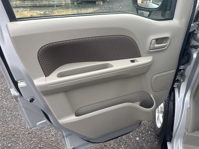 スクラム バスター 切替式4WD 5速マニュアル リアヒーター キーレス 電動格納ミラー(40枚目)