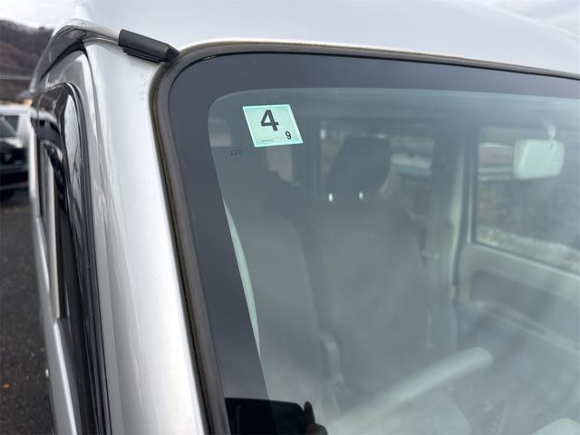 スクラム バスター 切替式4WD 5速マニュアル リアヒーター キーレス 電動格納ミラー(48枚目)