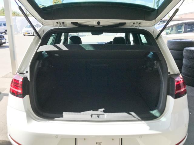 ゴルフＧＴＩ ベースグレード　禁煙　６速ＭＴ　デジタルメーター　ＤＣＣ　レーダーブレーキ　レーンアシスト　バックカメラ　１８インチＡＷ　ＥＴＣ２．０　１年保証付き（16枚目）