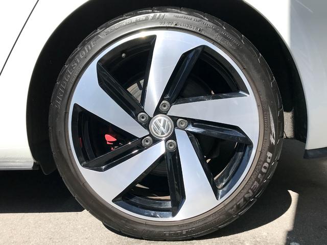 ゴルフＧＴＩ ベースグレード　禁煙　６速ＭＴ　デジタルメーター　ＤＣＣ　レーダーブレーキ　レーンアシスト　バックカメラ　１８インチＡＷ　ＥＴＣ２．０　１年保証付き（40枚目）