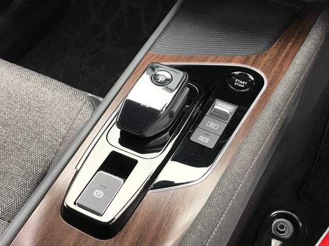 オーラ G FOUR 禁煙 ワンオーナー アラウンドビューモニター 純正アルミホイール(28枚目)