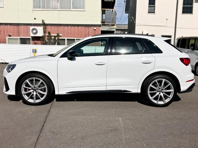 AUDI RS Q3 BASE GRADE