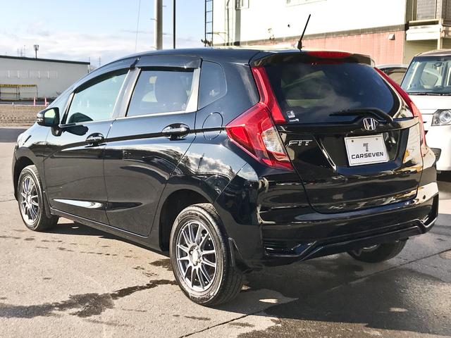 フィット １３Ｇ・Ｆコンフォートエディション　禁煙　純正フルセグナビ　バックカメラ　ドライブレコーダー　ＬＥＤヘッドランプ　シートヒーター　ＥＴＣ（8枚目）