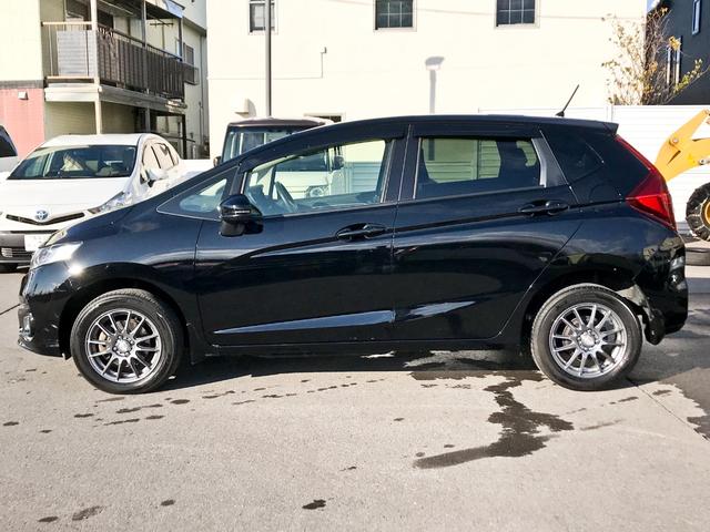 フィット １３Ｇ・Ｆコンフォートエディション　禁煙　純正フルセグナビ　バックカメラ　ドライブレコーダー　ＬＥＤヘッドランプ　シートヒーター　ＥＴＣ（9枚目）