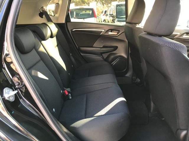 フィット １３Ｇ・Ｆコンフォートエディション　禁煙　純正フルセグナビ　バックカメラ　ドライブレコーダー　ＬＥＤヘッドランプ　シートヒーター　ＥＴＣ（12枚目）