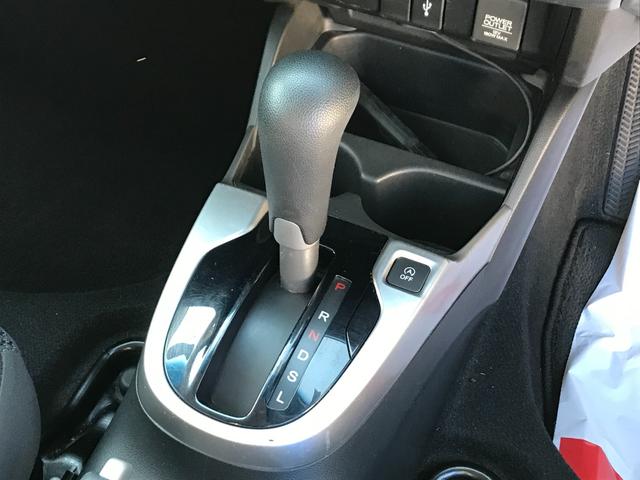 フィット １３Ｇ・Ｆコンフォートエディション　禁煙　純正フルセグナビ　バックカメラ　ドライブレコーダー　ＬＥＤヘッドランプ　シートヒーター　ＥＴＣ（32枚目）