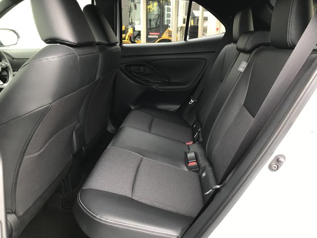 ヤリスクロス ハイブリッドＺ　禁煙　ワンオーナー　寒冷地仕様　衝突被害軽減ブレーキ　純正ディスプレイオーディオ＋ナビテレビ　パノラミックビューモニター　ＬＥＤヘッドランプ　パワーバックドア　１５００Ｗコンセント　モデリスタエアロ（19枚目）