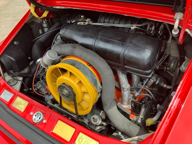 ９１１ ９１１ターボルック　フルレストア　フロントバンパーオリジナル　リアバンパー後期９３０交換　エンジンオリジナルオーバーホール済　エアコン　空冷　トップ交換済（49枚目）