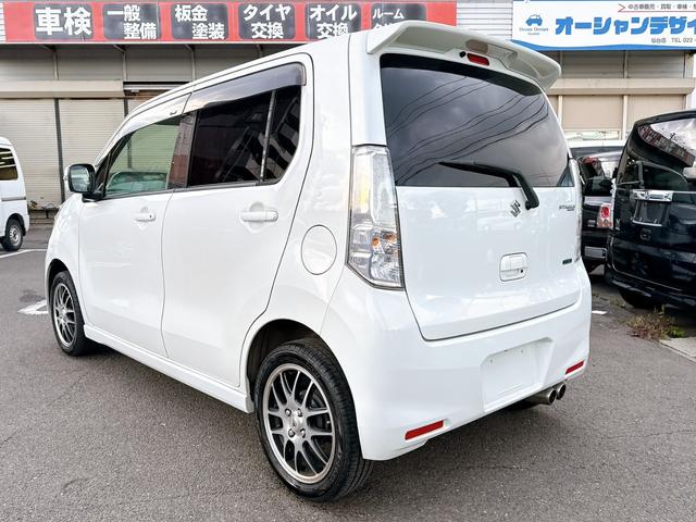 ワゴンＲスティングレー Ｔ　ターボ・ナビ・地デジ・Ｂｌｕｅｔｏｏｔｈ・ＵＳＢ・ＥＴＣ・ＨＩＤ・フォグ・オートライト・スマートキー・プッシュスタート・煙草臭無（4枚目）