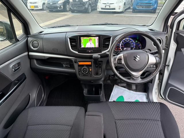 ワゴンＲスティングレー Ｔ　ターボ・ナビ・地デジ・Ｂｌｕｅｔｏｏｔｈ・ＵＳＢ・ＥＴＣ・ＨＩＤ・フォグ・オートライト・スマートキー・プッシュスタート・煙草臭無（9枚目）