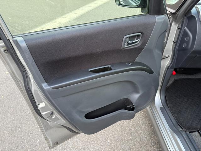 ソリオバンディット ＤＪＥ　両側パワースライドドア・ナビ・地デジ・Ｂｌｕｅｔｏｏｔｈ・レーダーブレーキサポート・ＥＴＣ・ＨＩＤ・フォグ・オートライト・スマートキー・プッシュスタート・煙草臭無（17枚目）