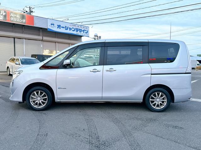 セレナ ２０Ｘ　Ｓ－ハイブリッドアドバンスドセーフティパック　純正ナビ・地デジ・Ｂｌｕｅｔｏｏｔｈ・アラウンドビューカメラ・クルーズコントロール・衝突防止装置・スマートキー・プッシュスタート・オートライト・片側パワースライド・煙草臭無（3枚目）
