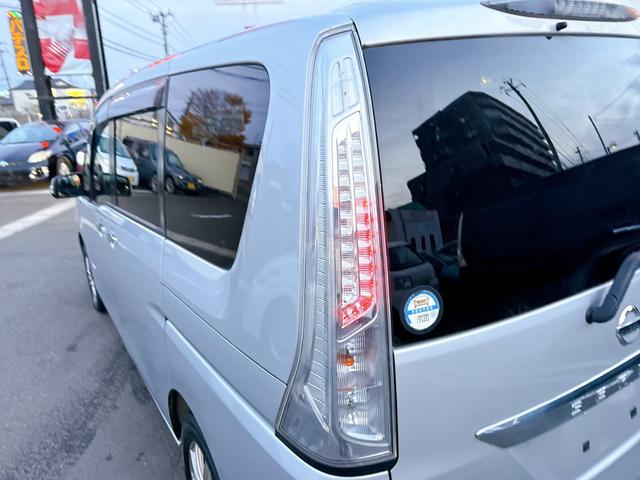 セレナ ２０Ｘ　Ｓ－ハイブリッドアドバンスドセーフティパック　純正ナビ・地デジ・Ｂｌｕｅｔｏｏｔｈ・アラウンドビューカメラ・クルーズコントロール・衝突防止装置・スマートキー・プッシュスタート・オートライト・片側パワースライド・煙草臭無（9枚目）