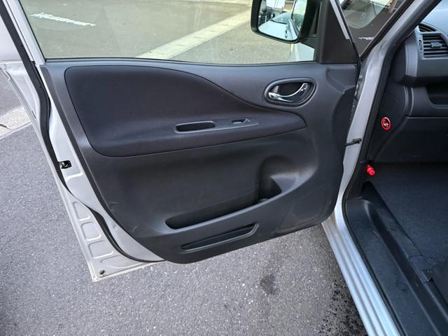 セレナ ２０Ｘ　Ｓ－ハイブリッドアドバンスドセーフティパック　純正ナビ・地デジ・Ｂｌｕｅｔｏｏｔｈ・アラウンドビューカメラ・クルーズコントロール・衝突防止装置・スマートキー・プッシュスタート・オートライト・片側パワースライド・煙草臭無（22枚目）