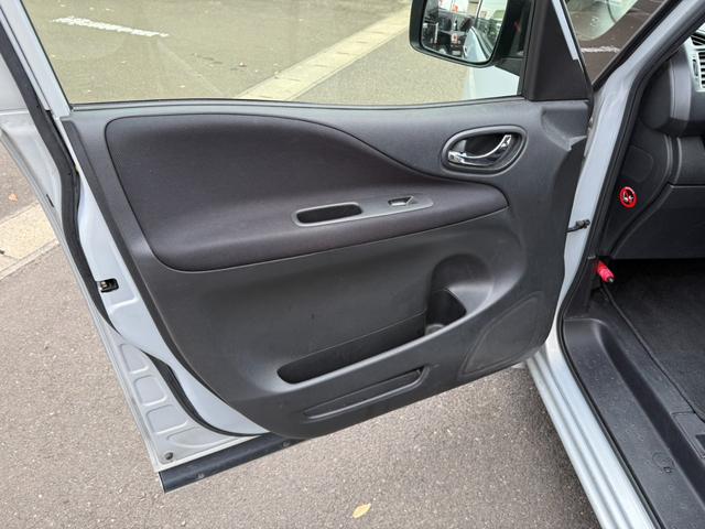 セレナ ハイウェイスター　Ｓ－ハイブリッド　ナビ・地デジ・Ｂｌｕｅｔｏｏｔｈ・バックカメラ・リアフリップダウンモニター・クルーズコントロール・片側パワースライド・煙草臭無（18枚目）