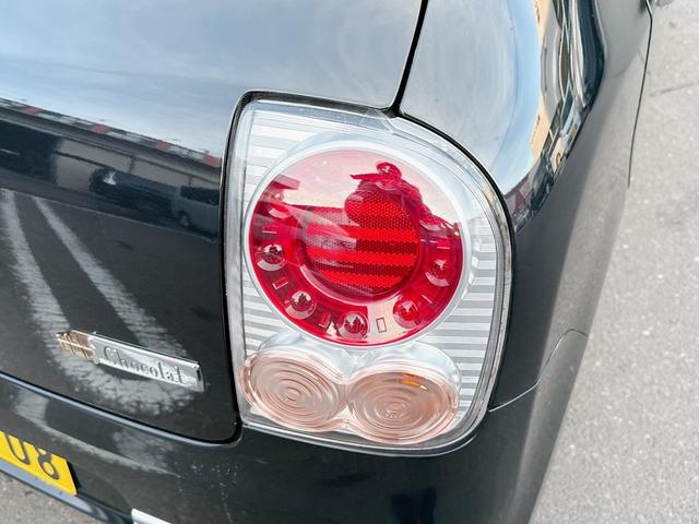 アルトラパンショコラ Ｇ　ナビ・地デジ・Ｂｌｕｅｔｏｏｔｈ・スマートキー・プッシュスタート・ＨＩＤ・オートライト・ダウンサス・社外ハンドル・純正ハンドルあり・煙草臭無（32枚目）