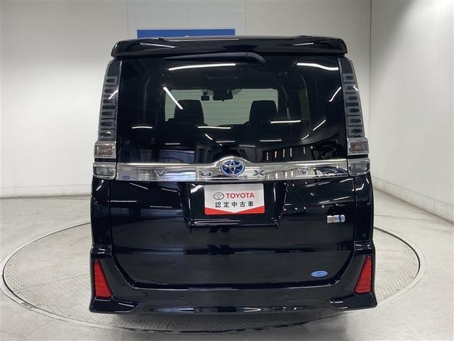 ヴォクシー ハイブリッドＺＳ　煌ＩＩＩ　衝突被害軽減システム　ＥＴＣ　ドラレコ　両側電動スライド　ＬＥＤヘッドランプ　乗車定員７人　３列シート（6枚目）