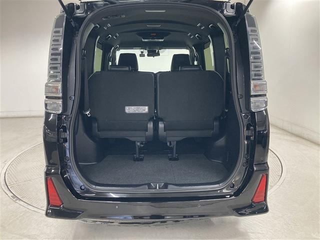 ヴォクシー ハイブリッドＺＳ　煌ＩＩＩ　衝突被害軽減システム　ＥＴＣ　ドラレコ　両側電動スライド　ＬＥＤヘッドランプ　乗車定員７人　３列シート（12枚目）