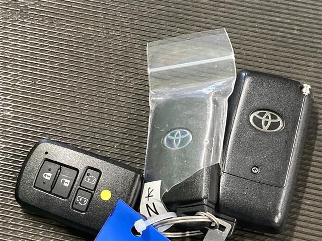 ヴォクシー ハイブリッドＺＳ　煌ＩＩＩ　衝突被害軽減システム　ＥＴＣ　ドラレコ　両側電動スライド　ＬＥＤヘッドランプ　乗車定員７人　３列シート（38枚目）