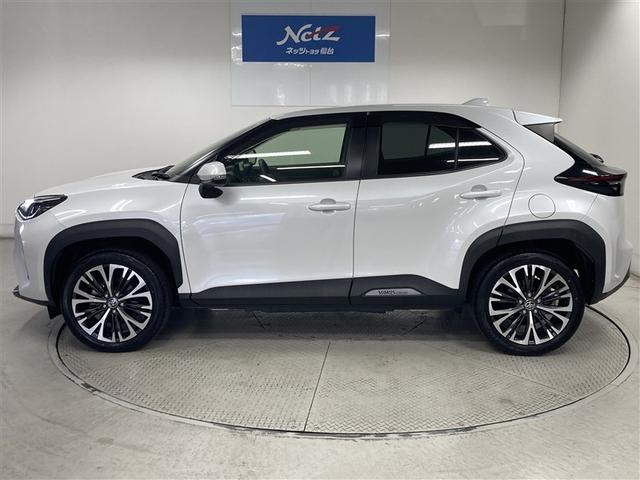 ヤリスクロス ハイブリッドＺ　４ＷＤ　ミュージックプレイヤー接続可　バックカメラ　衝突被害軽減システム　ＥＴＣ　ドラレコ　ＬＥＤヘッドランプ　ワンオーナー　記録簿（4枚目）